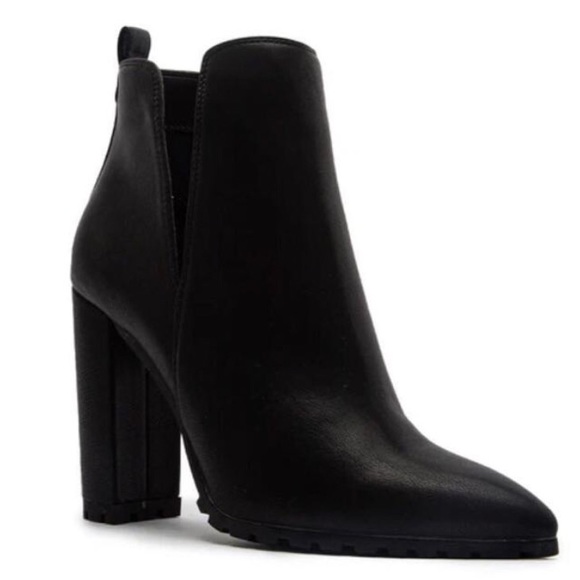 Qupid Signal Faux Leather Lug Sole Heeled Booties - Picture 4 of 5